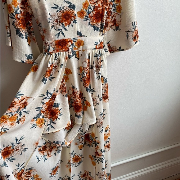 Floral Romper with Trail - Picture 3 of 7